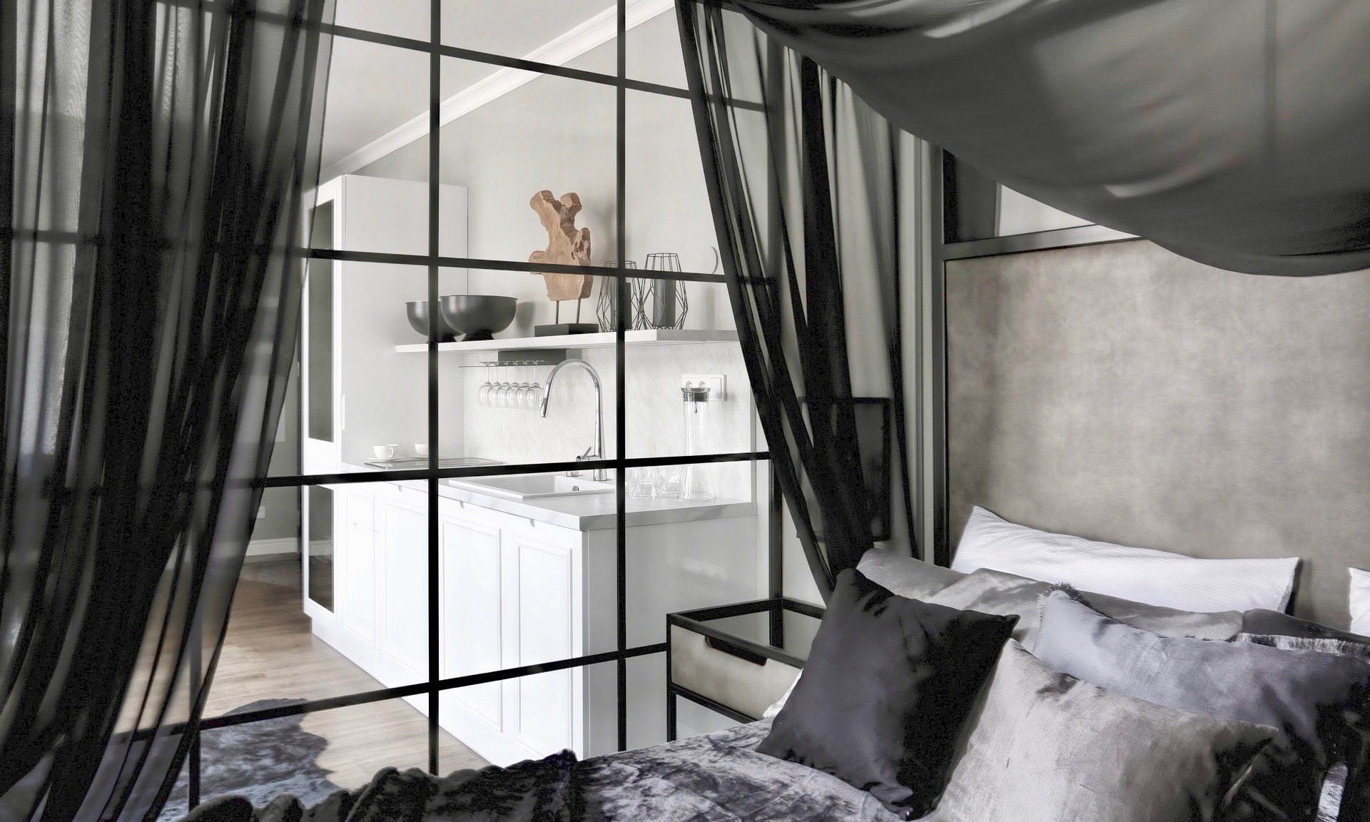 SWEET SUITE